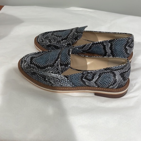 Vince Camuto shades of blue leather loafers - Picture 2 of 4